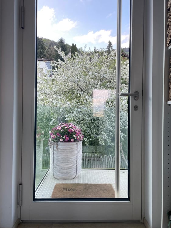 Dachgeschoss Loft mit traumhaften Bergblick;  Terrasse und Out Door Pool 3