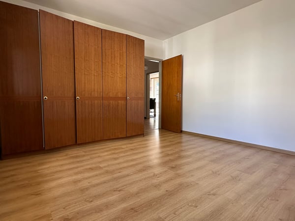 Casa unifamiliare con vista sulle montagne e due garage 12