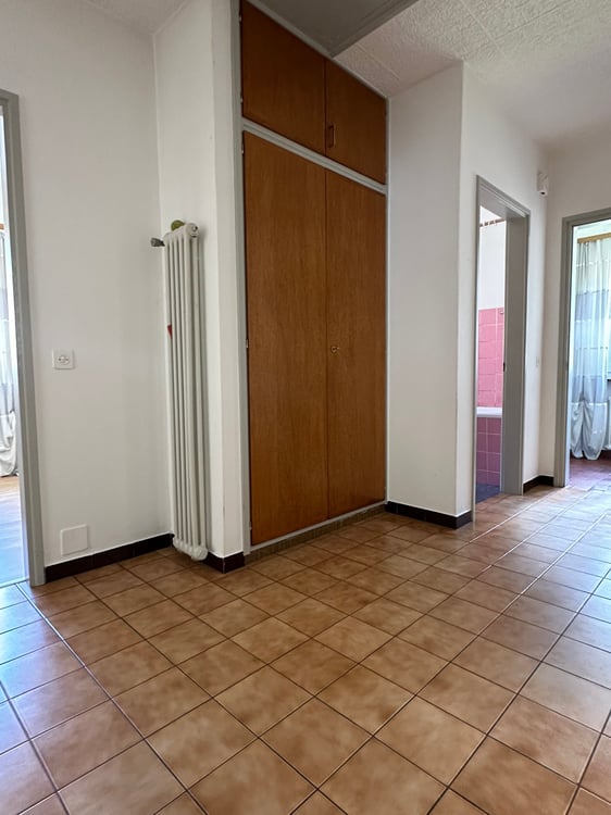 Casa unifamiliare con vista sulle montagne e due garage 4