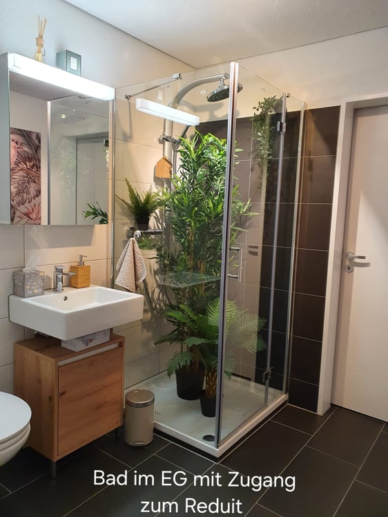 Moderne 3.5-Zimmer-Maisonette-Wohnung mit Garten, Terrasse und Vorgarten in Wallisellen 13