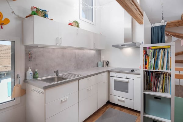 Wohnen und arbeiten im freistehenden 8.5-Zimmer-Einfamilienhaus 9