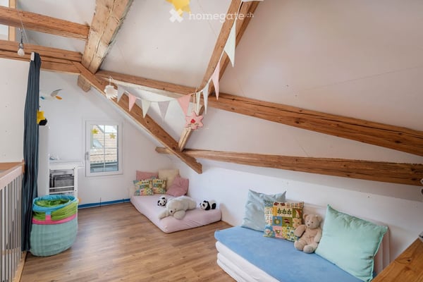 Wohnen und arbeiten im freistehenden 8.5-Zimmer-Einfamilienhaus 7