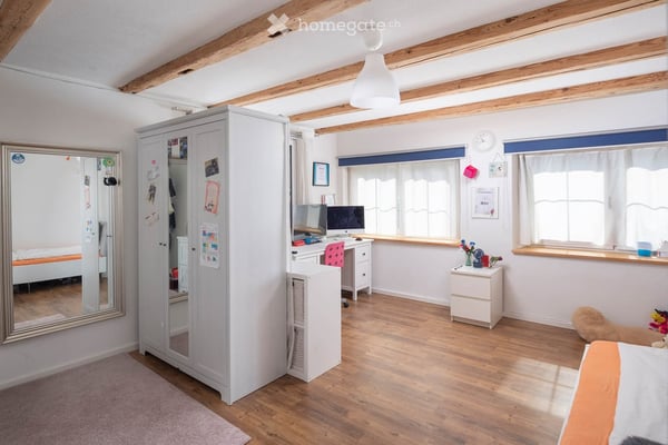 Wohnen und arbeiten im freistehenden 8.5-Zimmer-Einfamilienhaus 5