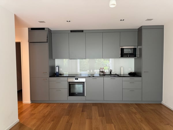 moderne 2.5-Zimmer-Wohnung mit Garten 3