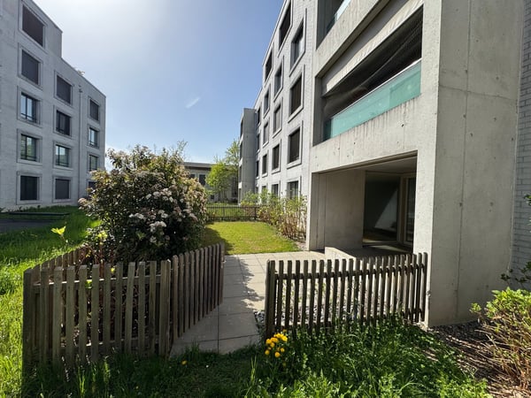 moderne 2.5-Zimmer-Wohnung mit Garten 7