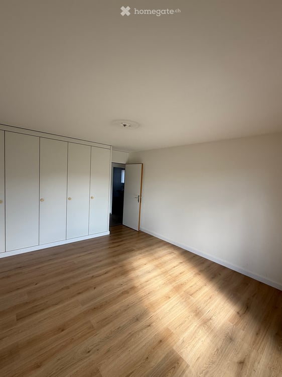 Gemütliche 3.5-Zimmer-Wohnung mit Seeblick in Unterägeri 5