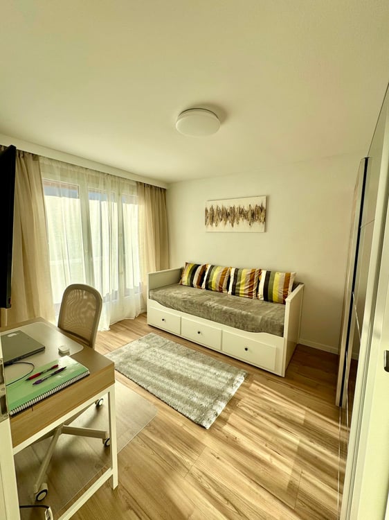 Spacious 4.5-room apartment with stunning views in Montreux 6