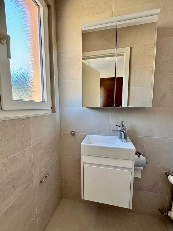 Spacious 4.5-room apartment with stunning views in Montreux 8
