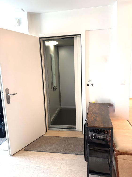 Spacious 6.5-Room Apartment in Le Mont-sur-Lausanne – Modern Living at Its Finest 8