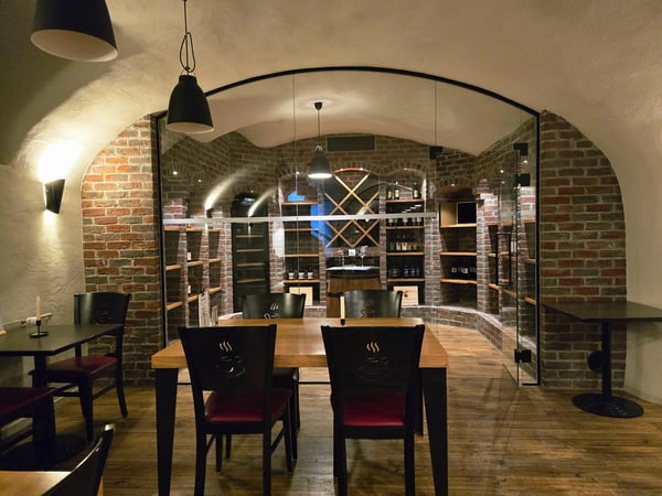 Gastronomieobjekt im Zentrum von Glarus – Ideal für Restaurant, Café, Vinothek, Bar 14