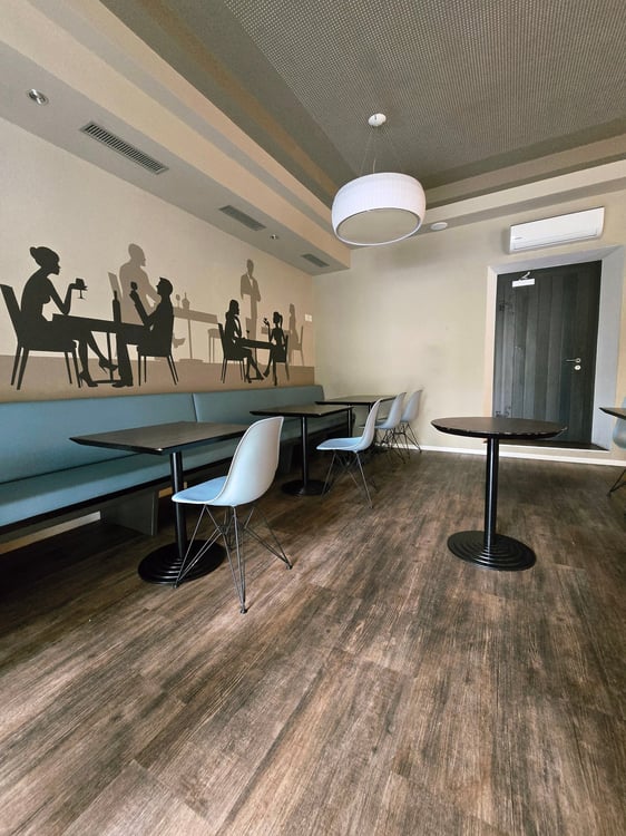 Gastronomieobjekt im Zentrum von Glarus – Ideal für Restaurant, Café, Vinothek, Bar 26