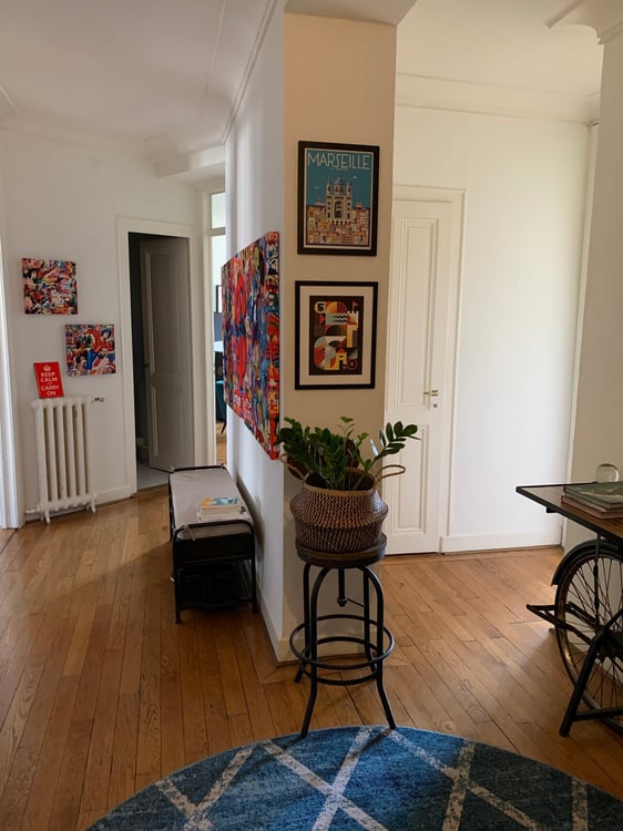 Charming 4-Room Apartment with Balcony in the Heart of Geneva's Rive District 5