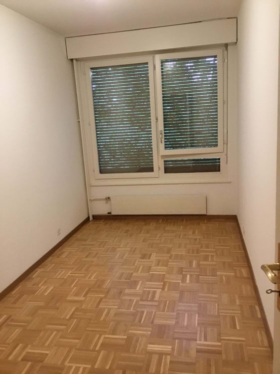 Spacious 6-Room Apartment with Balcony & Stunning Views in Geneva 1208 5
