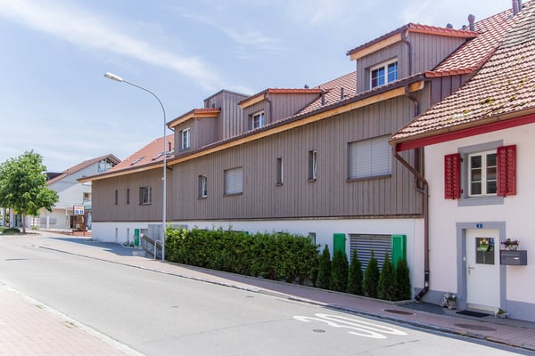 Charmante 4.5-Zimmer-Dachwohnung in Buchs ZH – Modern, Familienfreundlich & Barrierefrei 4