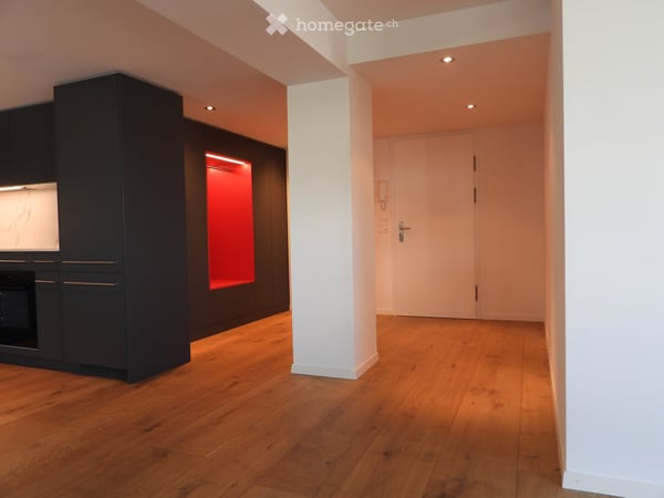 Erstbezug: 2.5-Zimmer-Wohnung inkl. separatem Studio, 2 Parkplätzen und Nebenkosten 3