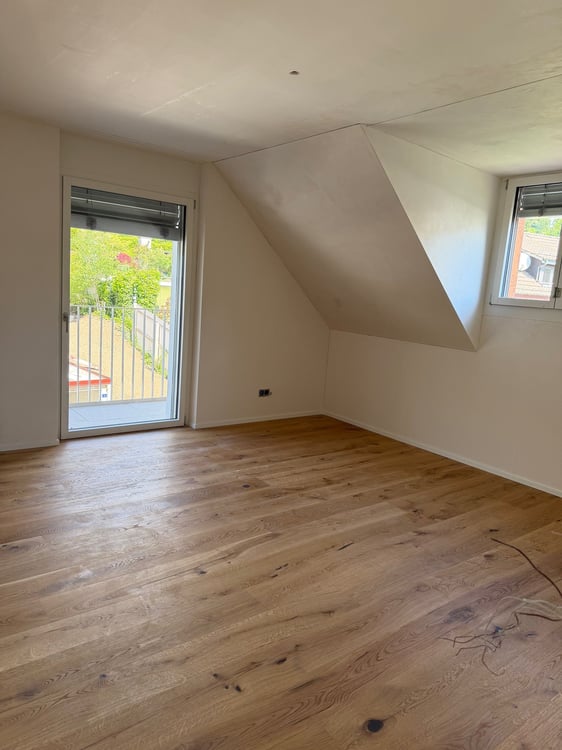 Erstvermietung einer modernen 4.5-Zimmer-Dach-Maisonette-Wohnung in Bassersdorf 9