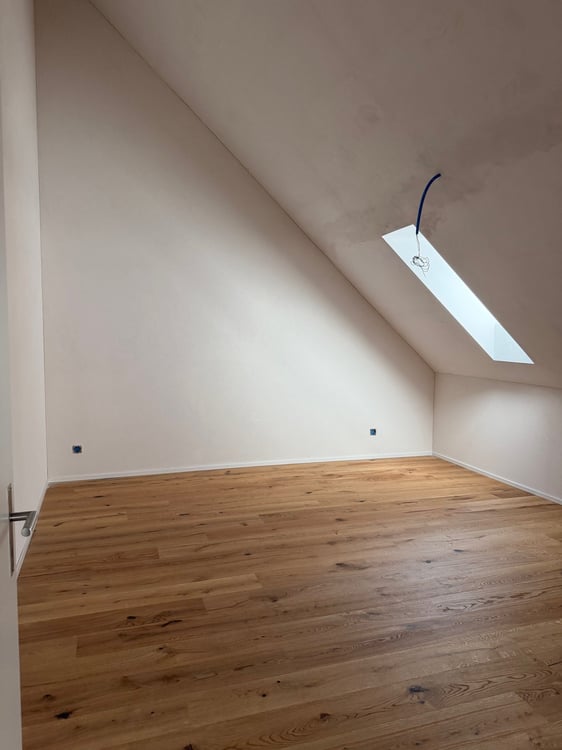 Erstvermietung einer modernen 4.5-Zimmer-Dach-Maisonette-Wohnung in Bassersdorf 7