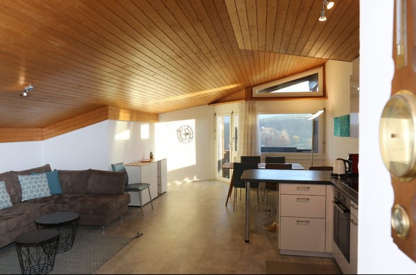 Charmante 2.5-Zimmer-Dachwohnung mit Bergblick in Flims 5