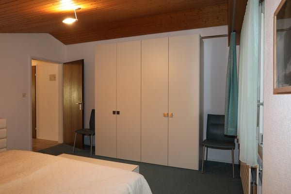 Charmante 2.5-Zimmer-Dachwohnung mit Bergblick in Flims 3