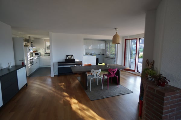 Charmante 5.5-Zimmer-Dachwohnung mit Aussicht in Zürich Witikon 5
