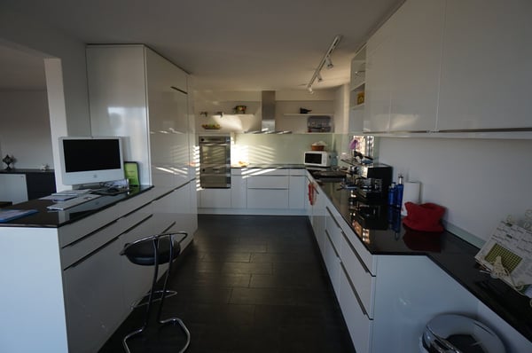 Charmante 5.5-Zimmer-Dachwohnung mit Aussicht in Zürich Witikon 6