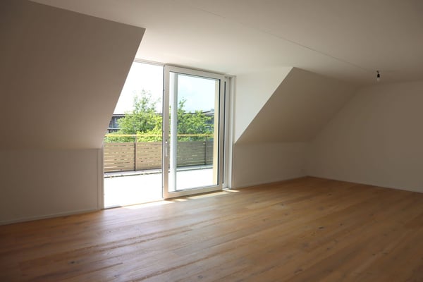 Moderne 4.5-Zimmer-Duplex-Wohnung mit zwei Einstellplätzen in ruhiger Lage von Oberentfelden 7