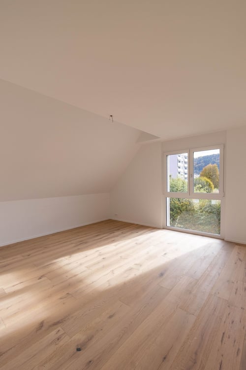 Moderne 4.5-Zimmer-Duplex-Wohnung mit zwei Einstellplätzen in ruhiger Lage von Oberentfelden 6