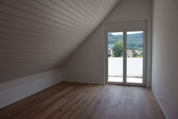 Moderne 4.5-Zimmer-Duplex-Wohnung mit zwei Einstellplätzen in ruhiger Lage von Oberentfelden 8