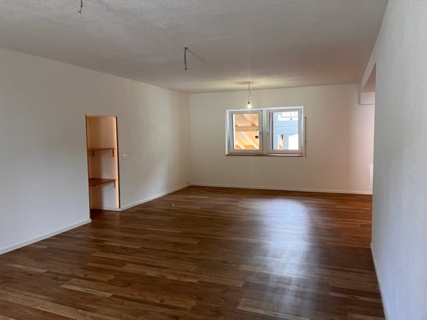 Gewerberaum: Büro /Atelier/Gewerbe in Wagen 10