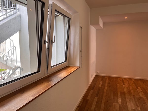 Gewerberaum: Büro /Atelier/Gewerbe in Wagen 12