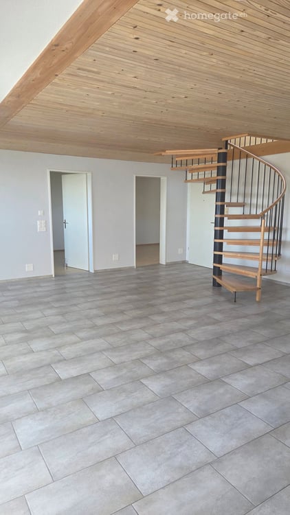 Grosszügige 6.5-Zimmer Wohnung an ruhiger Lage in Maschwanden 2