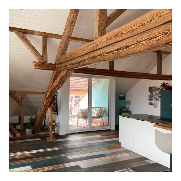 Stilvolle 4-Zi.-Maisonette, lichtdurchflutetem Wohnbereich,charaktervollen Altholzbalken,ruhige Lage 2