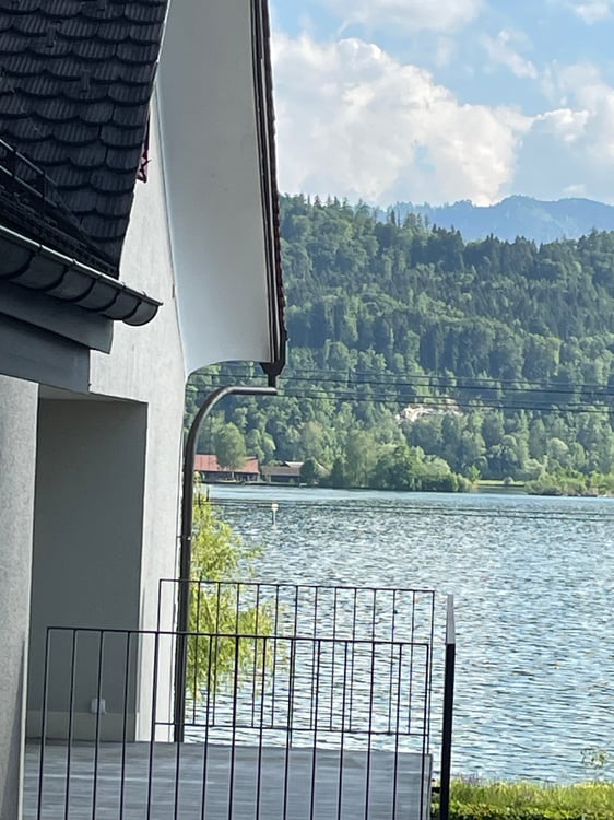 Exklusive 4.5-Zimmer-Maisonettewohnung mit traumhafter Seesicht in Schmerikon 9