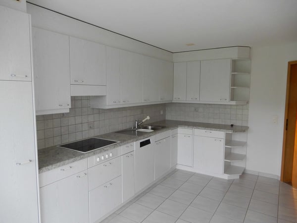 4.5-Zimmer-Wohnung mit Balkon und schöner Aussicht in Eschenbach SG 3