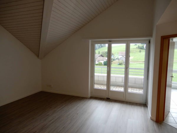 4.5-Zimmer-Wohnung mit Balkon und schöner Aussicht in Eschenbach SG 4