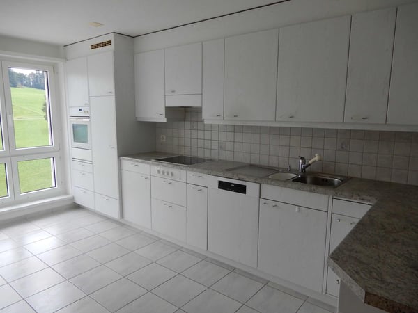 4.5-Zimmer-Wohnung mit Balkon und schöner Aussicht in Eschenbach SG 2