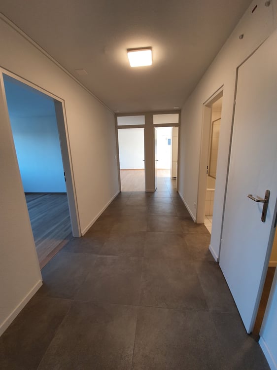 3.5 Zimmer Wohnung im 4. Obergeschoss mit schöner Aussicht Richtung Bodensee ostseitig (Morgensonne) 4