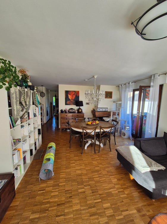 Charmant appartement de 4.5 pièces avec balcon d'angle à La Tour-de-Peilz 2