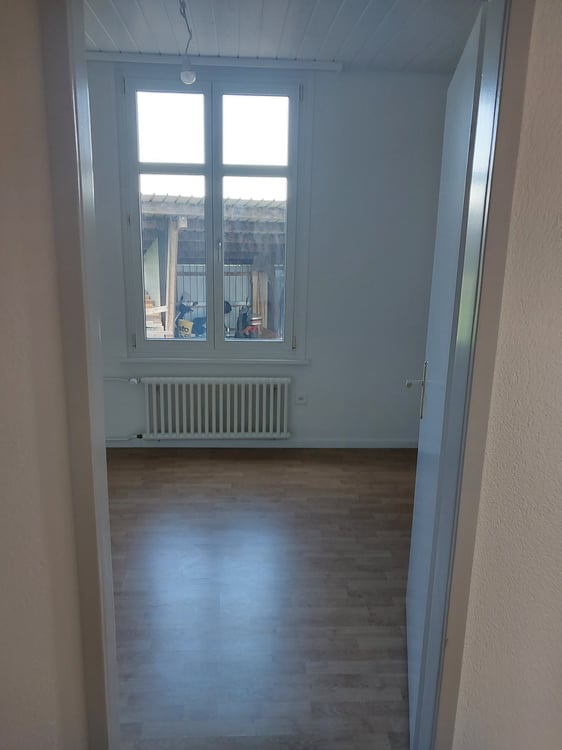 Charmante 5-Zimmer-Altbauwohnung in Niederglatt SG – sofort verfügbar 2