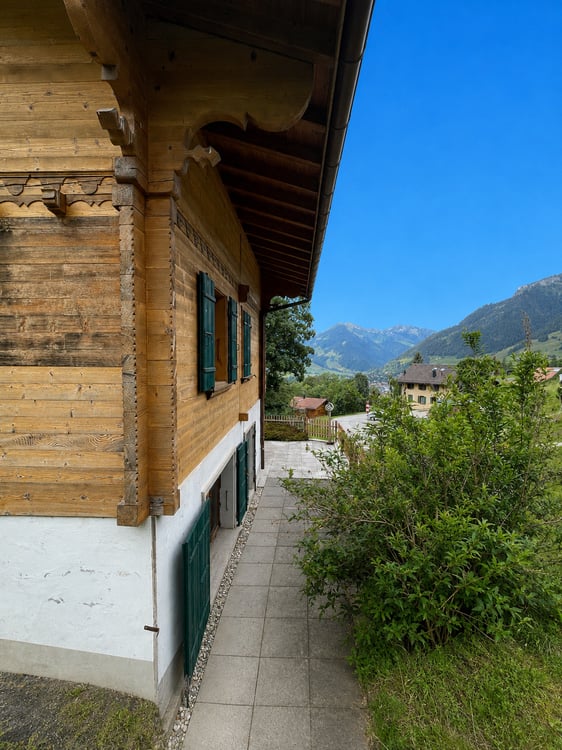 7-Zimmer-Chalet in Château-d'Oex – CHF 1.5 Mio. unrenoviert | CHF 1.9 Mio. modernisiert 7