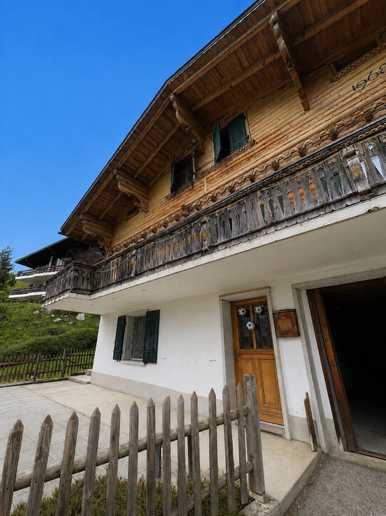 7-Zimmer-Chalet in Château-d'Oex – CHF 1.5 Mio. unrenoviert | CHF 1.9 Mio. modernisiert 1