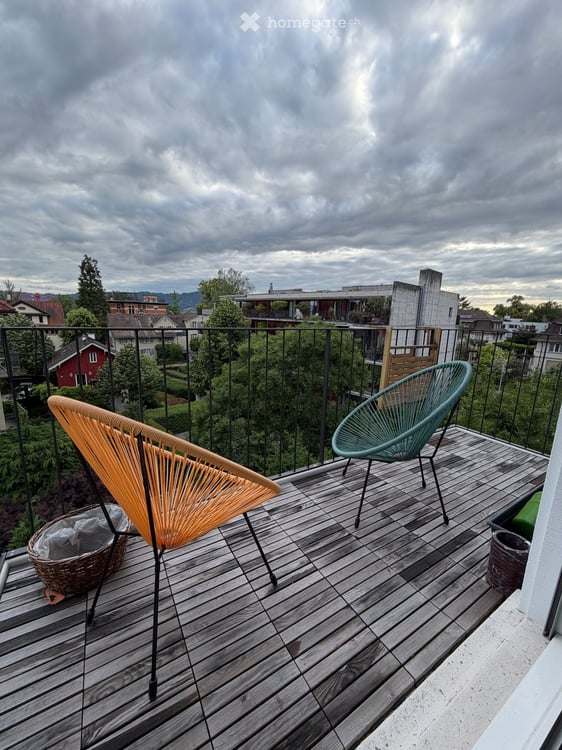 Teilmöblierte, helle Wohnung mit Südbalkon am Zürichberg 7