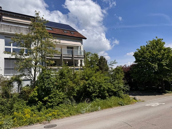 Charmante 6.5-Zimmer-Wohnung mit Panoramablick in Bubikon 2