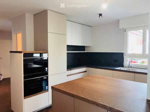 Komplett renovierte 3.5‑Zimmer‑Wohnung (ehemals 5.5 Zimmer) mit Balkon und Garage in Basel 5
