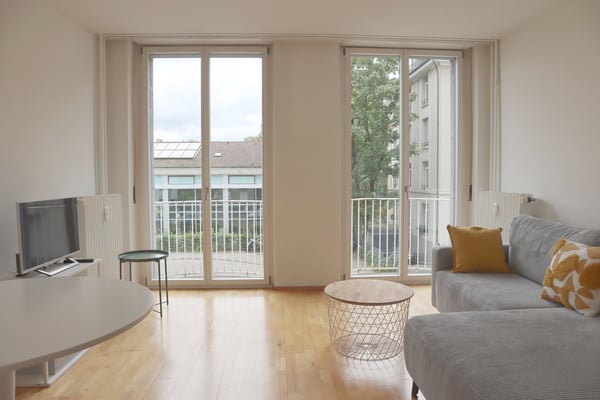 Möblierte interessante, rational-moderne 2 Zimmer-Wohnung 2