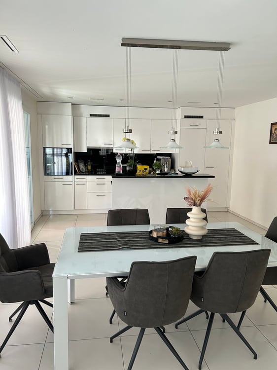 Moderne 4.5-Zimmer-Wohnung mit Balkon und Garage in Opfikon 9