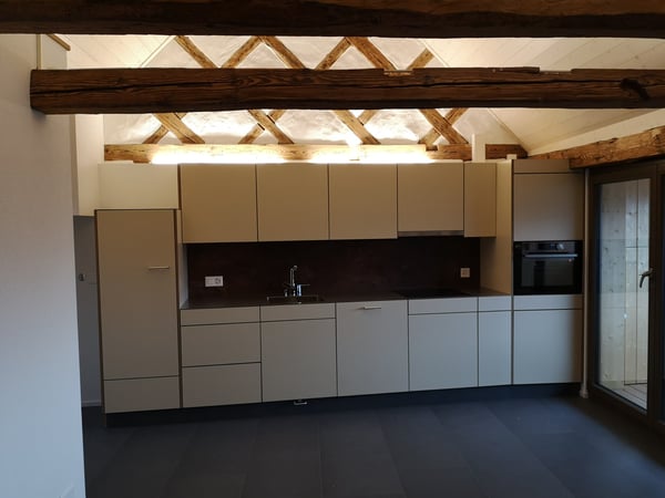 Charmante Dachwohnung in Uznach mit schöner Fernsicht 2