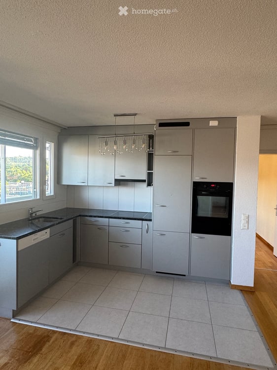 Helle 3.5-Zimmer-Wohnung im 10. Stock mit Balkon und toller Aussicht in Bern 7