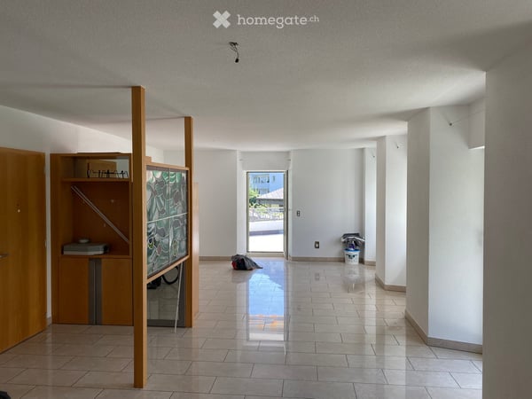 Helle 5.5-Zimmer-Wohnung mit Balkon und Bergblick in Brig 2