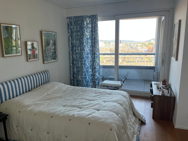 Moderne 4.5-Zimmer-Wohnung im 11. Stock mit atemberaubendem Stadtblick – Zürich Kreis 5 4